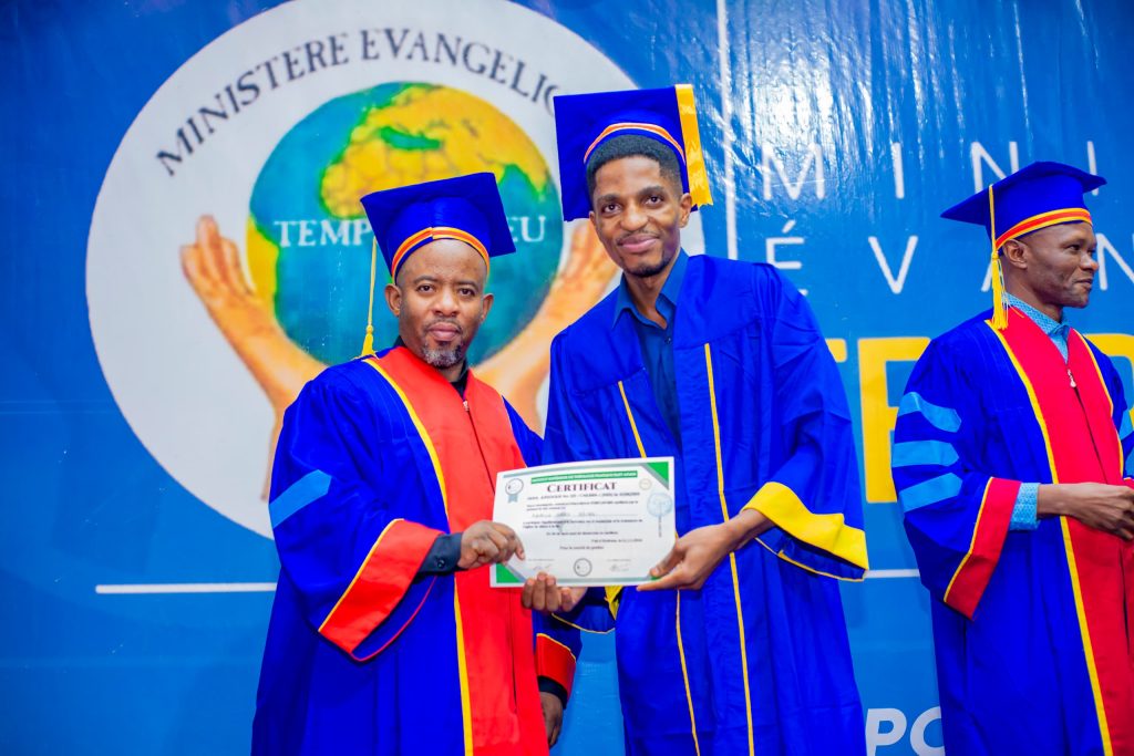 Nous sommes guidés par un engagement inébranlable envers la transformation des vies